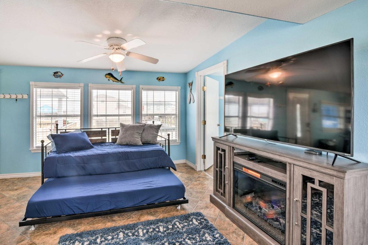 Surfside Beach Gem With Deck - 1 Block To Shore! 프리포트 외부 사진