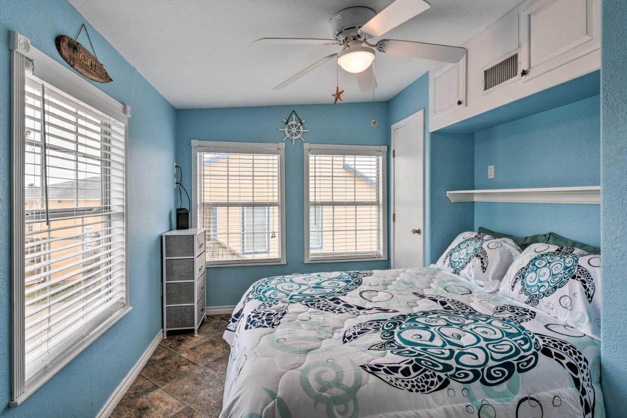 Surfside Beach Gem With Deck - 1 Block To Shore! 프리포트 외부 사진