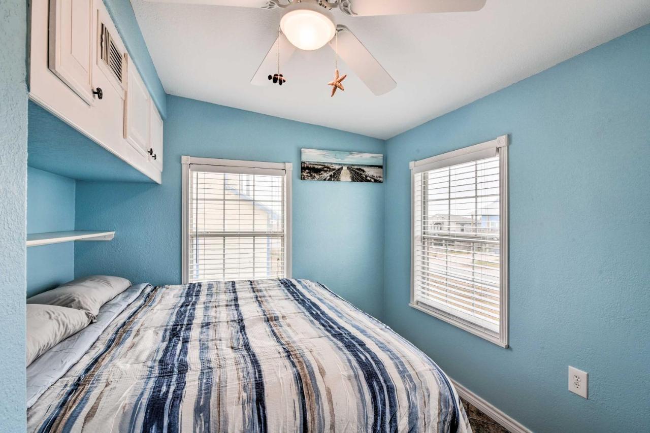 Surfside Beach Gem With Deck - 1 Block To Shore! 프리포트 외부 사진